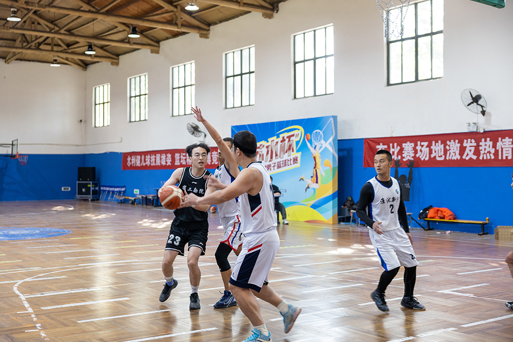 1764035051834619.jpg 25HY7390.jpg