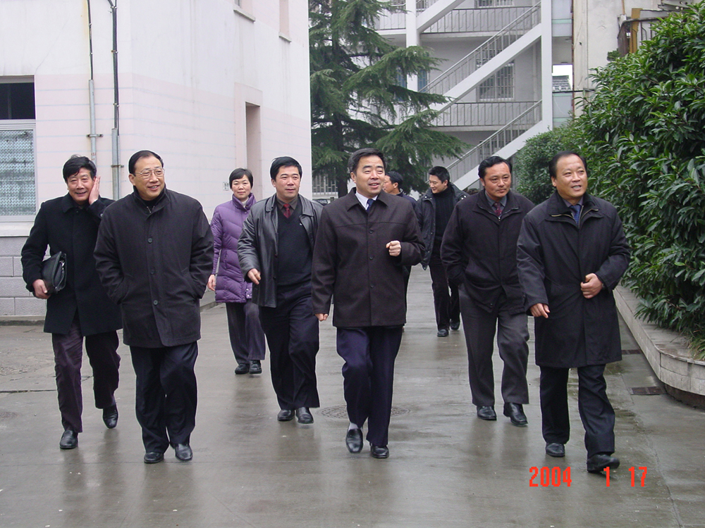 4时任江苏省水利厅吕振霖厅长莅临九州（中国）检查指导.JPG